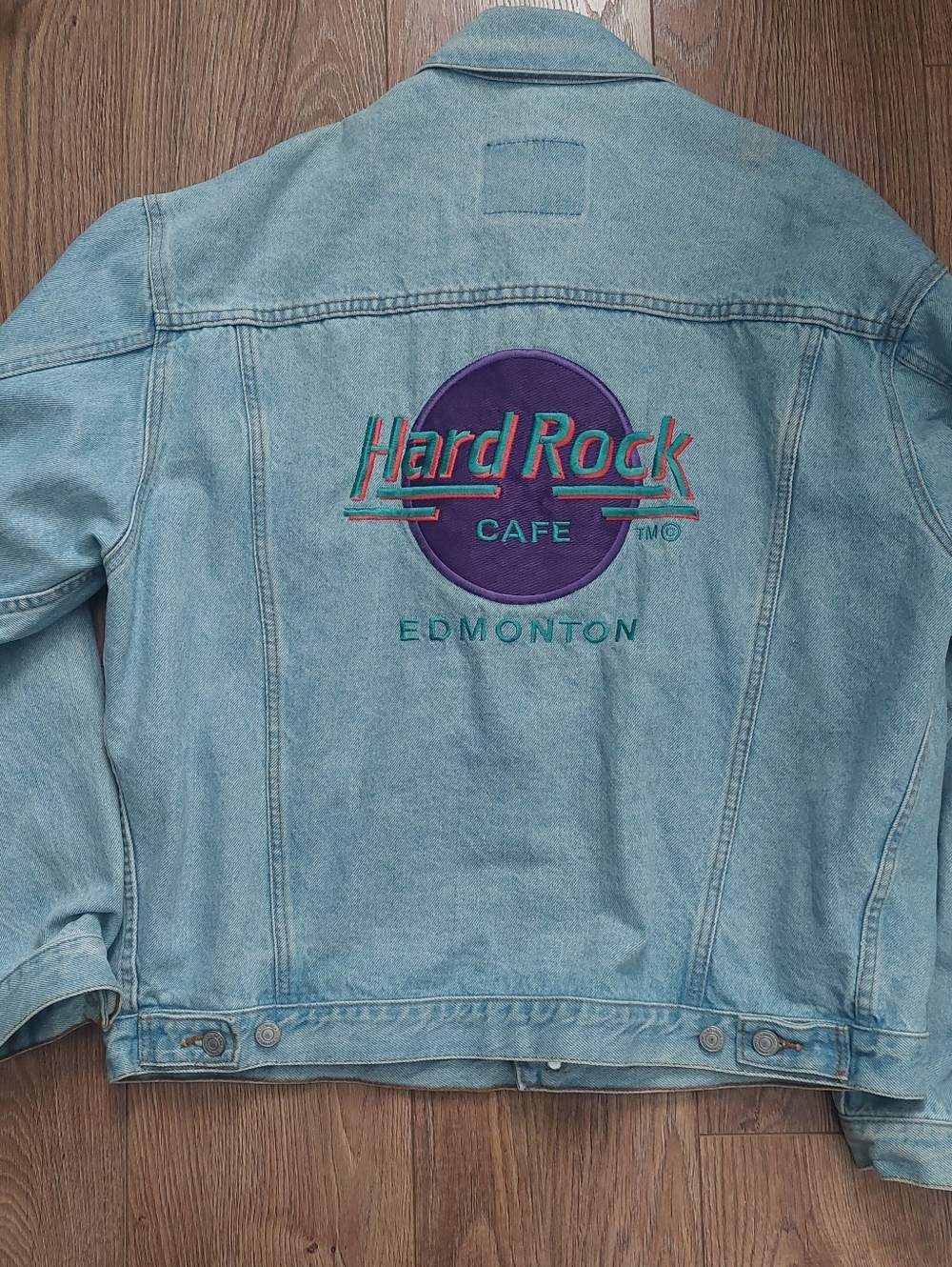 Hard Rock Cafe light blue denim Jacket Edmonton Vintage XL